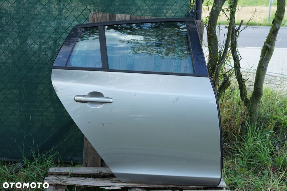 Drzwi tył tylne prawe Volvo V60 I 484-16