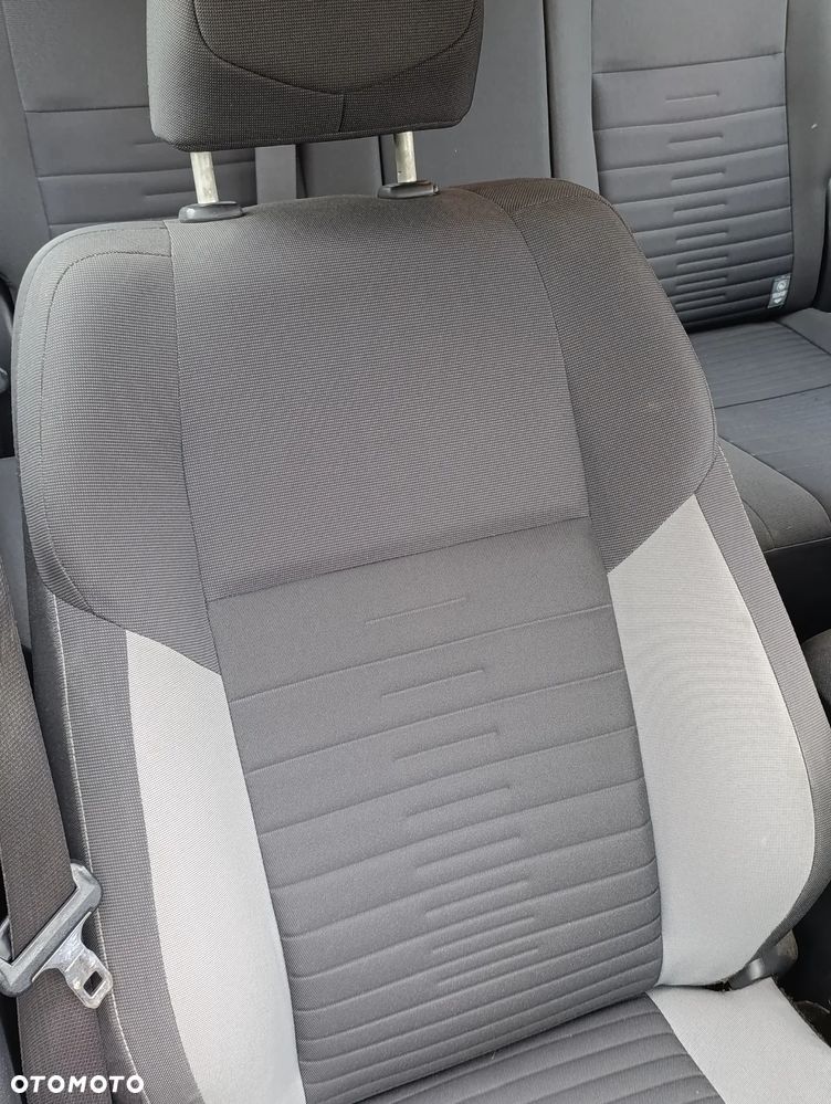 Toyota Auris 1.6 Comfort - 17