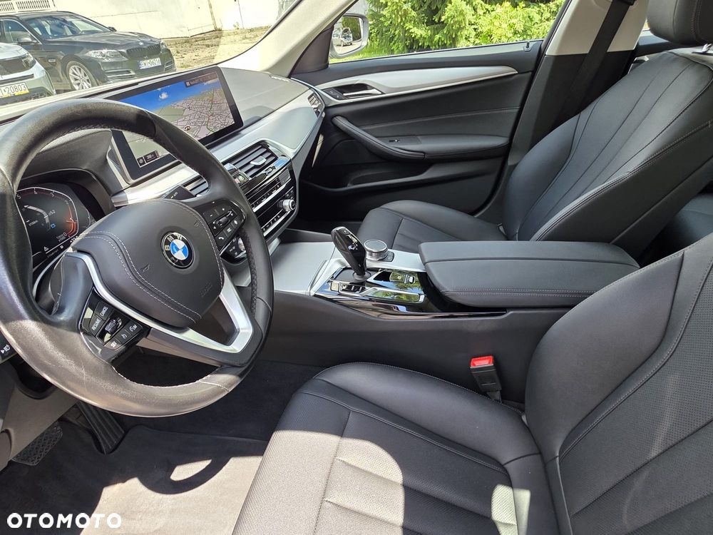 BMW Seria 5 518d mHEV - 2