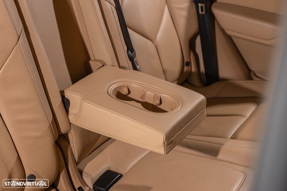 Porsche Cayenne - 26