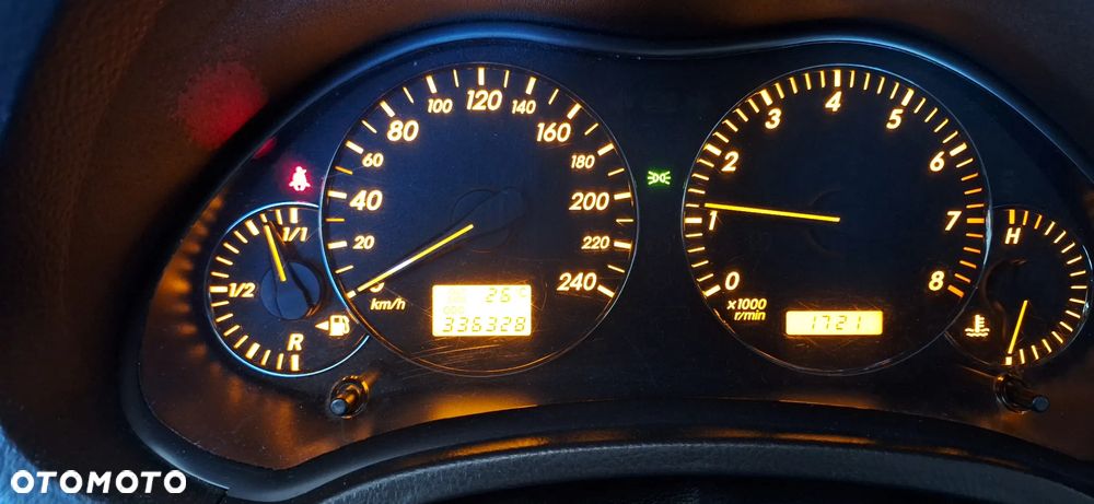 Toyota Avensis 1.6 VVT-i Terra - 13