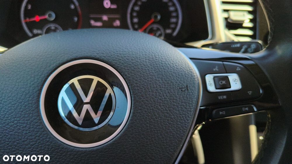 Volkswagen T-Roc - 17