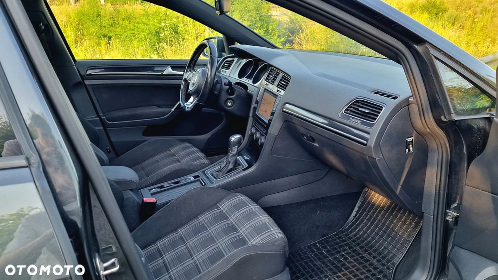 Volkswagen Golf GTD (BlueMotion Technology) DSG - 17
