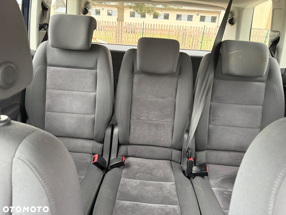 Volkswagen Touran 2.0 TDI DPF BlueMotion Technology Highline - 10