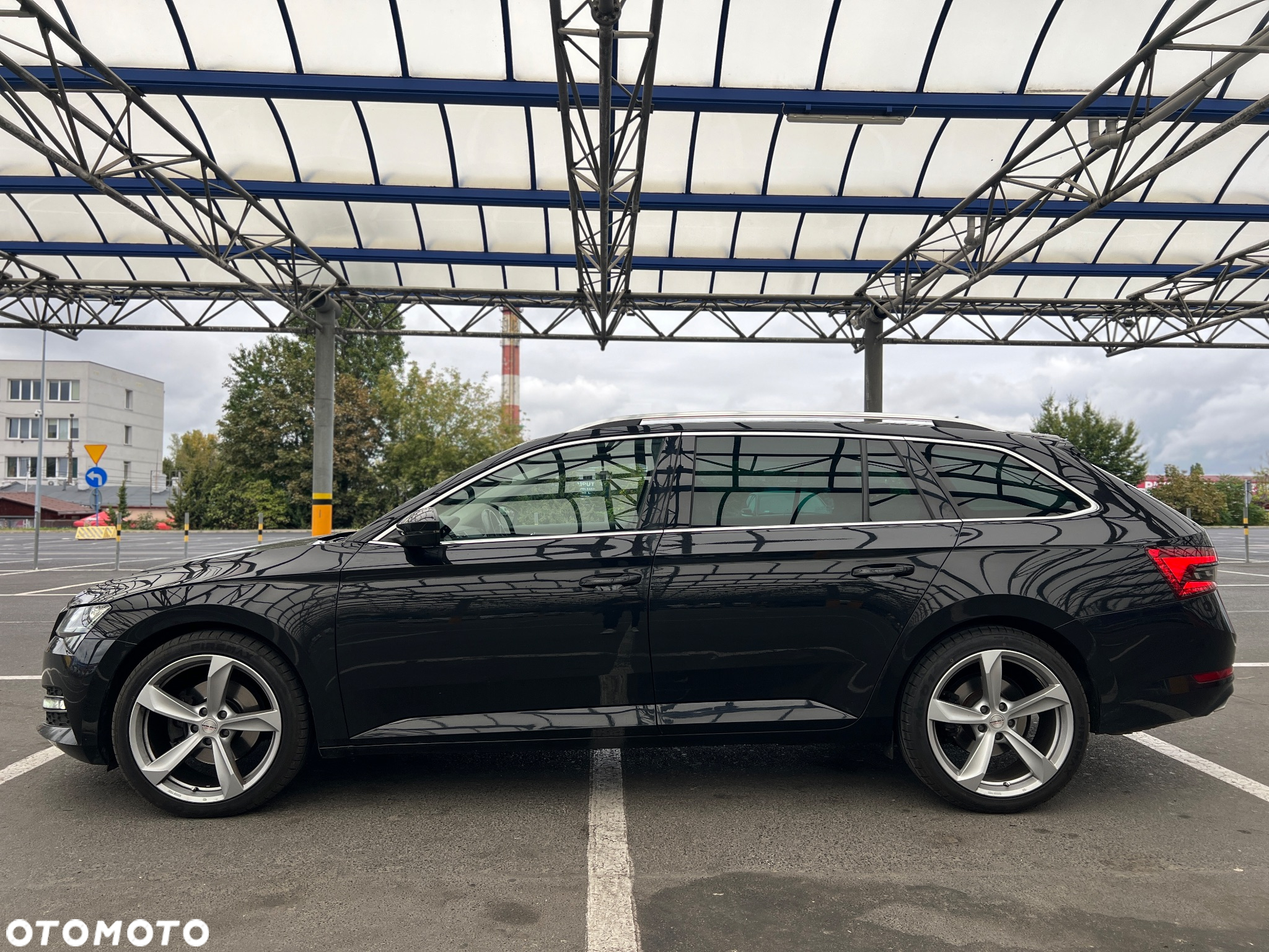 Skoda Superb 2.0 TDI SCR Style DSG - 8
