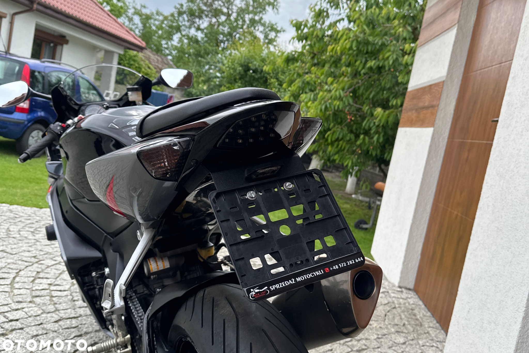 Suzuki GSX 1000 - 25