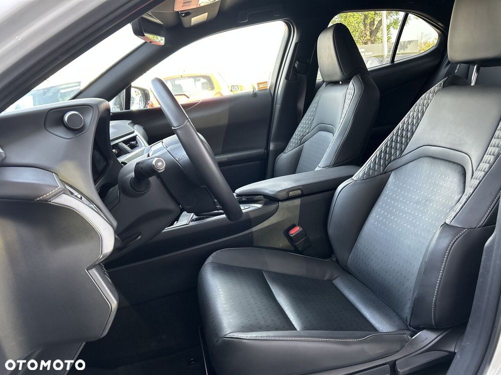 Lexus UX 250h GPF F Impression 2WD - 9