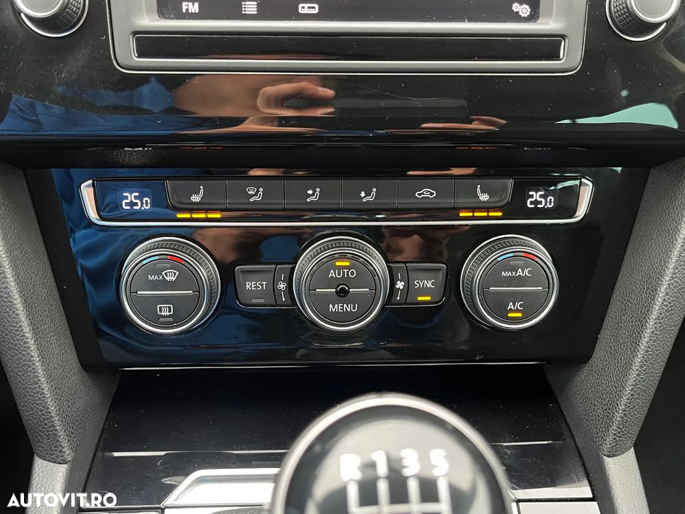 Volkswagen Passat - 23