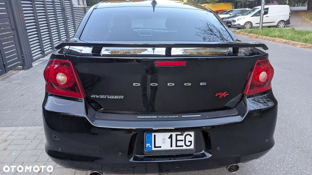 Dodge Avenger - 8