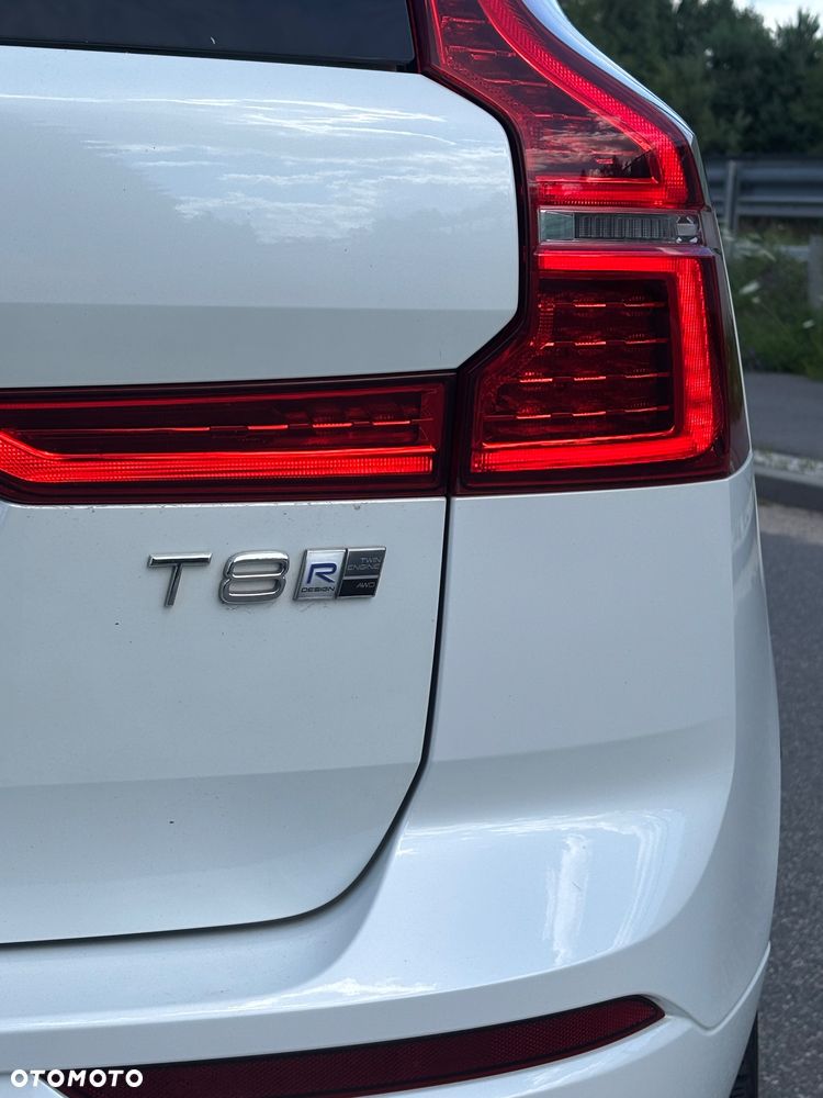 Volvo XC 60 T8 AWD Plug-In Hybrid R-Design - 9