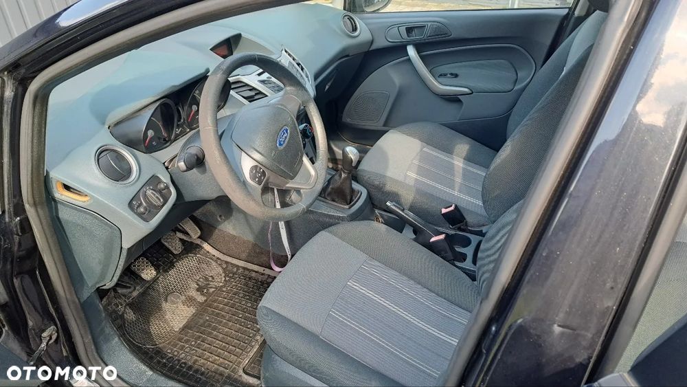 Ford Fiesta - 10