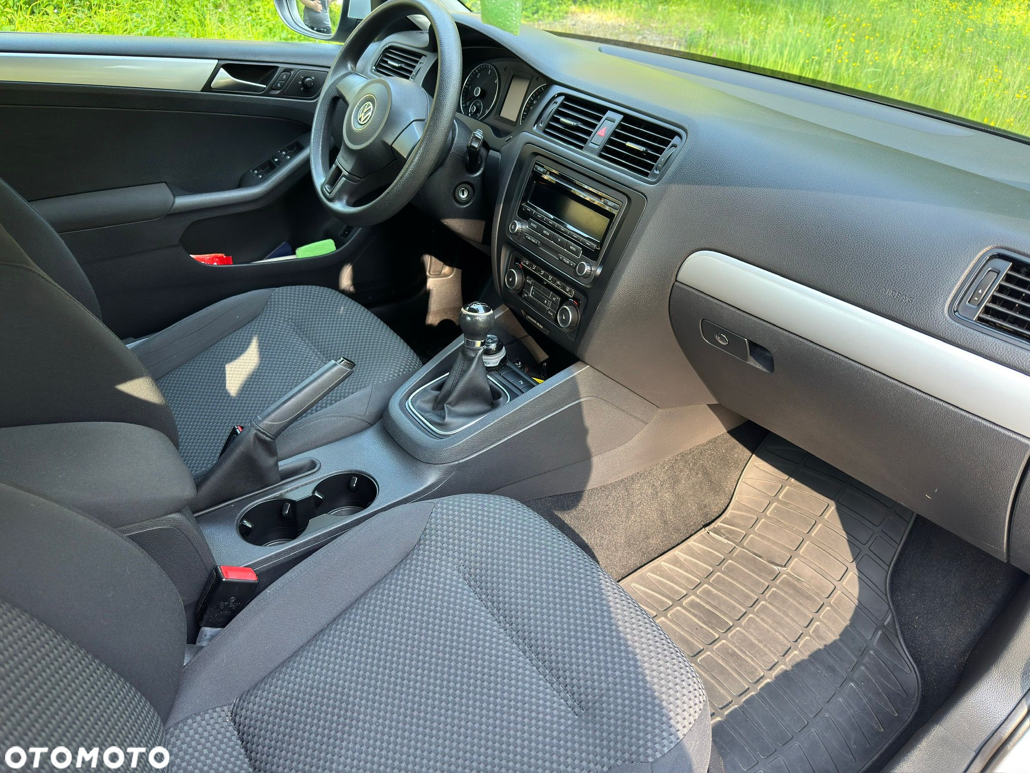 Volkswagen Jetta 1.6 TDI Comfortline - 9