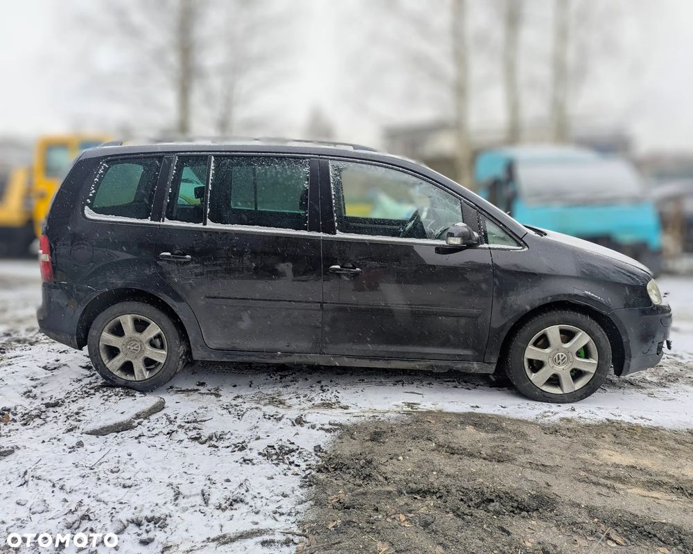 VW Touran 2003 2.0 140 KM - auto na części - 3