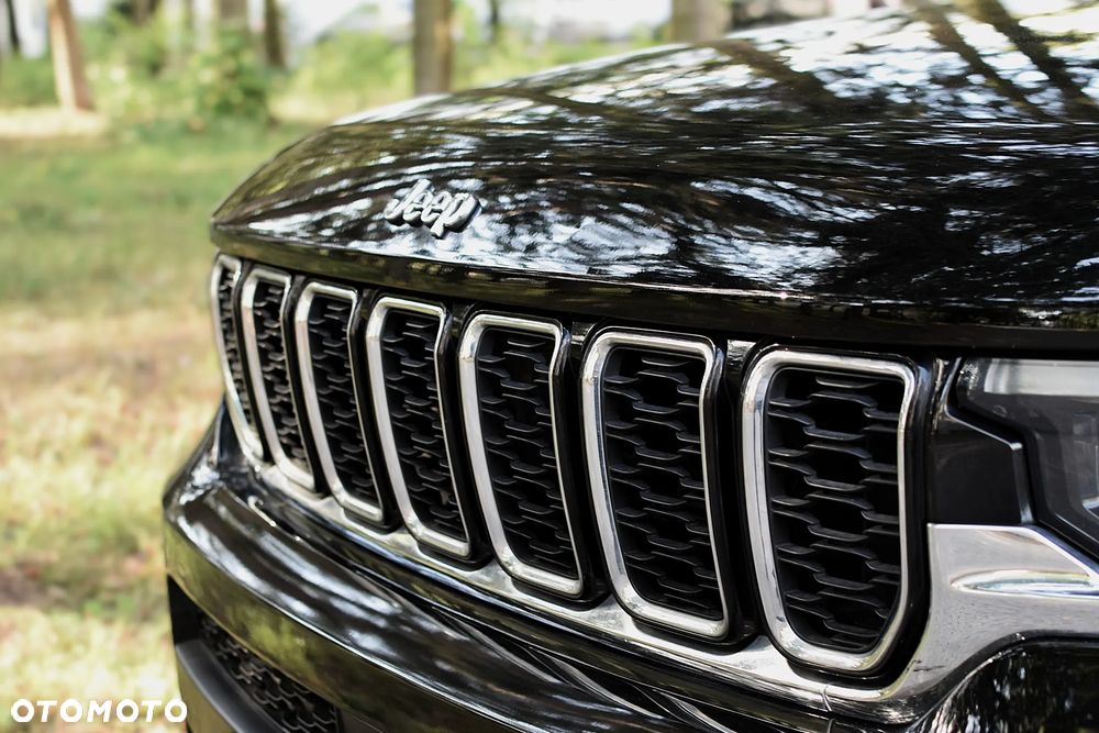 Jeep Grand Cherokee - 37
