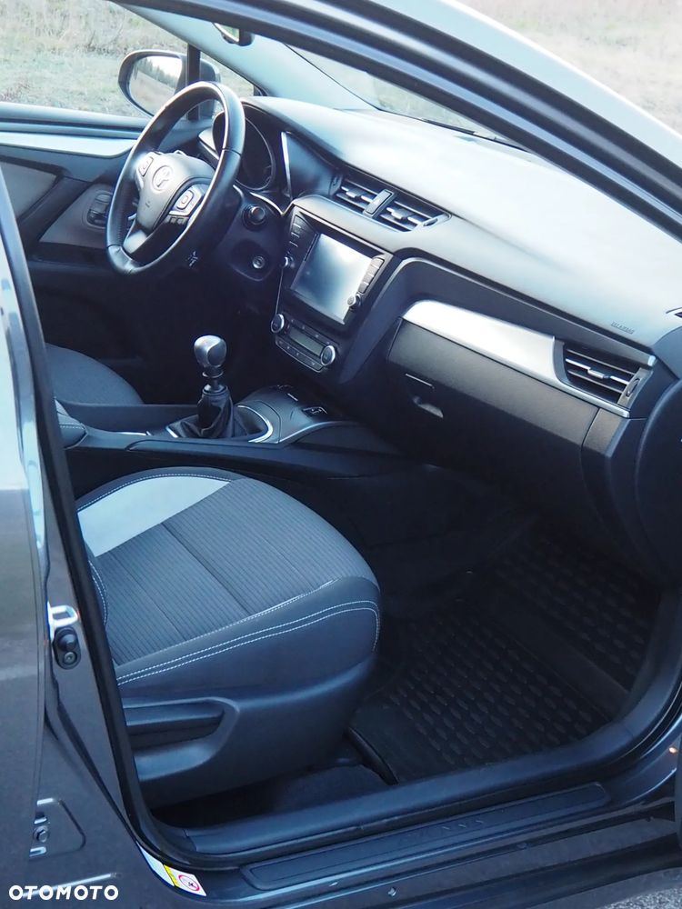 Toyota Avensis Touring Sports 2.0 D-4D Edition-S - 10