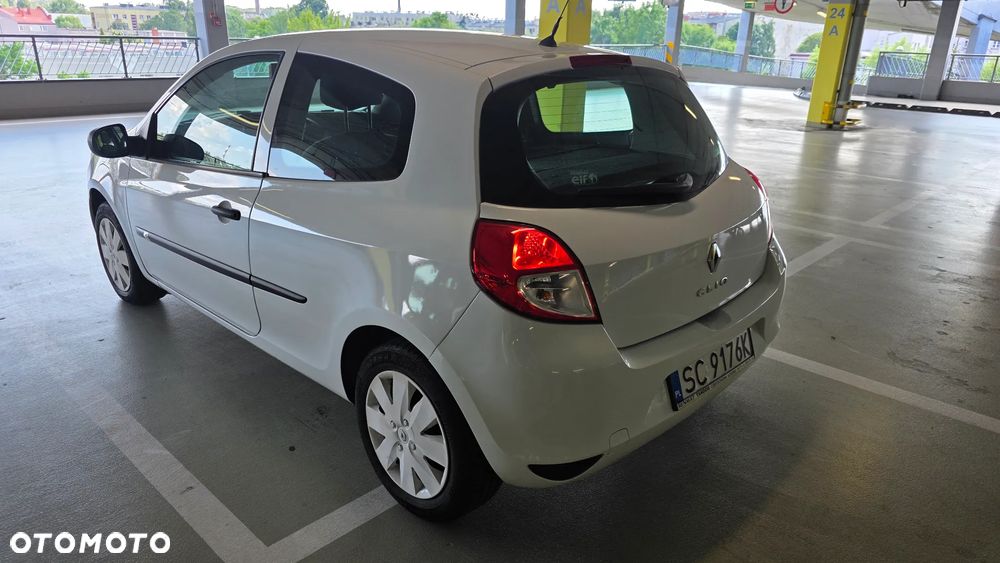 Renault Clio 1.5 dCi Authentique - 5