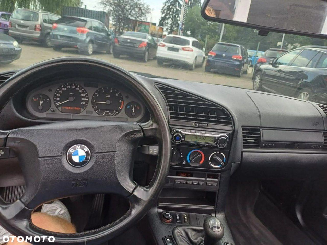 BMW Seria 3 318i Cabriolet - 14