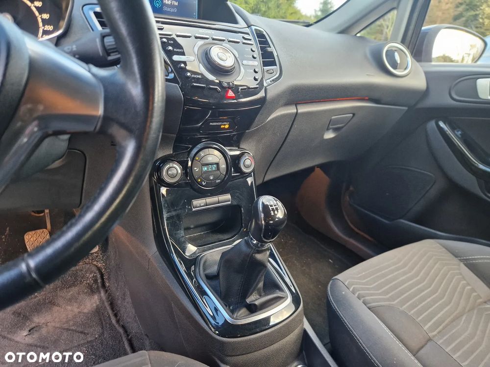 Ford Fiesta 1.6 TDCi Titanium - 20