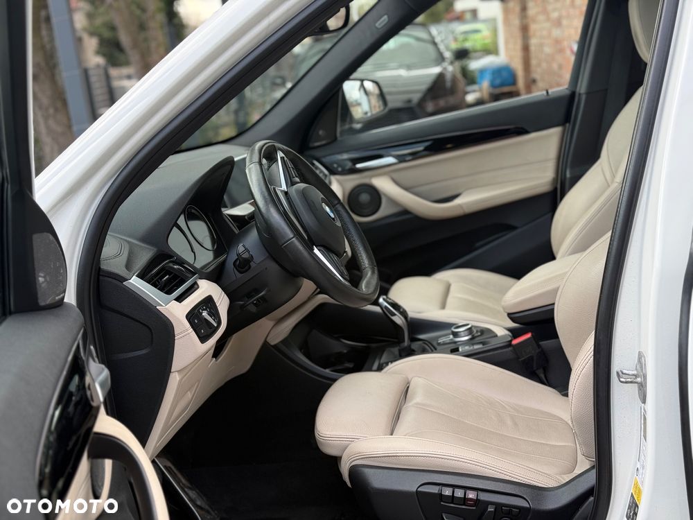 BMW X1 xDrive25i GPF xLine sport - 14