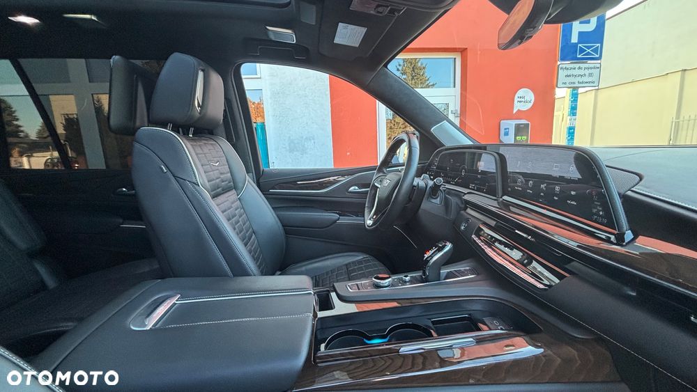 Cadillac Escalade 6.2 V8 AWD AT Platinum - 28