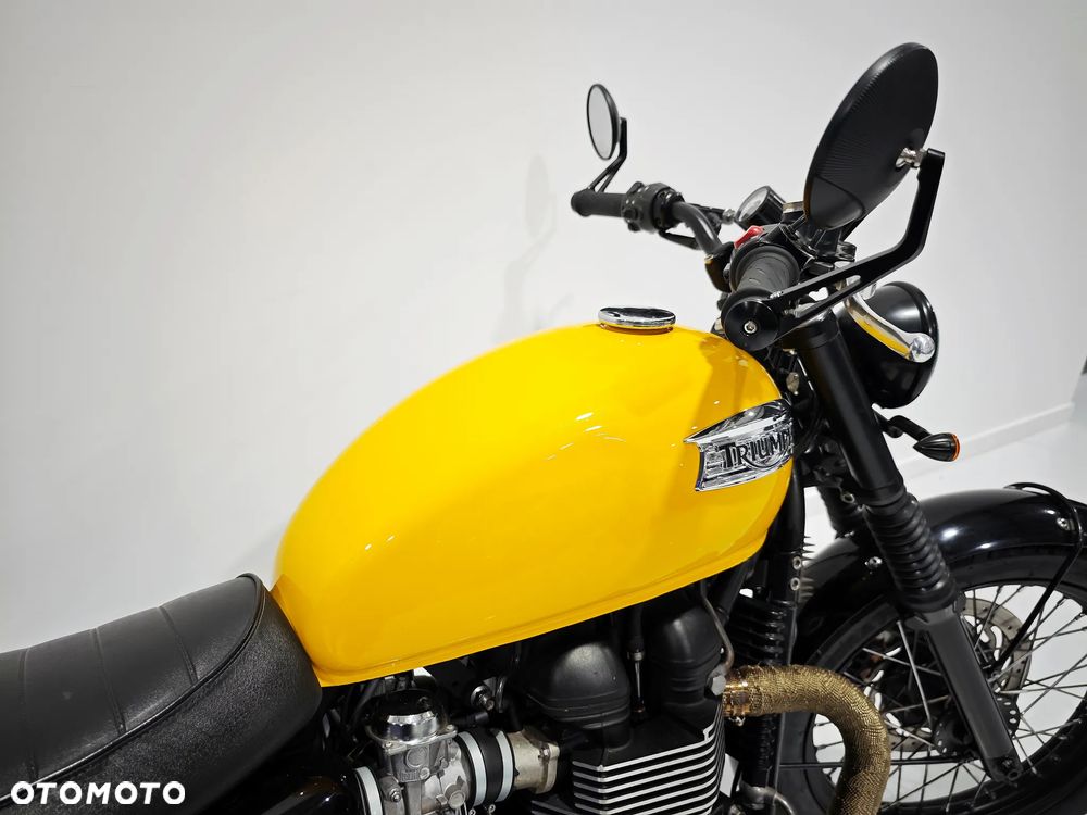Triumph Bonneville - 10