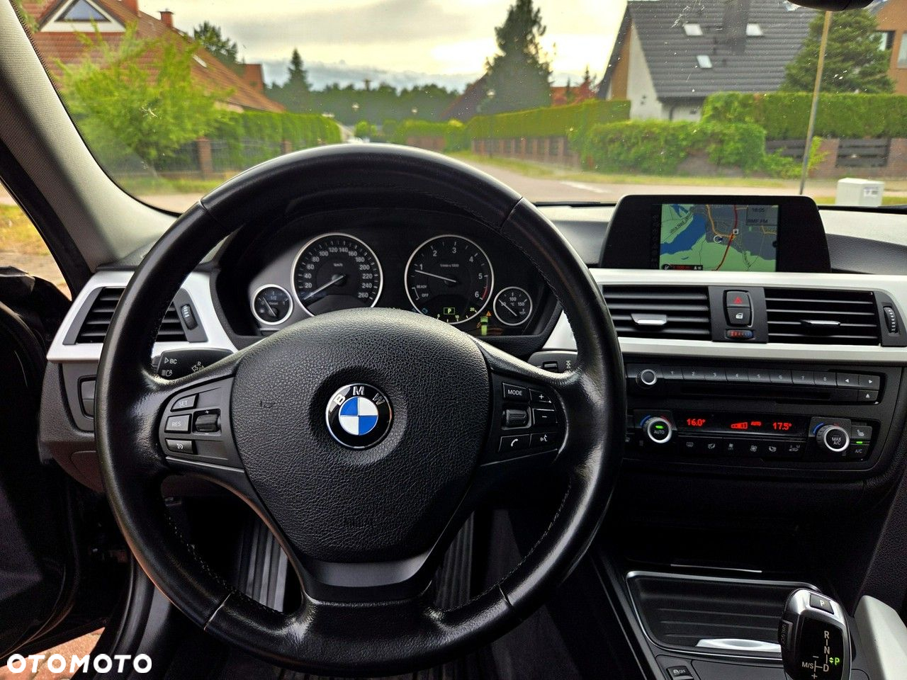 BMW Seria 3 320d DPF Touring - 14