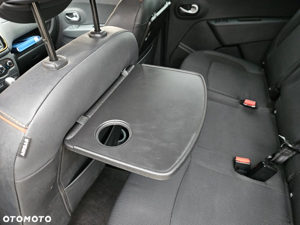 Dacia Lodgy 1.6 SCe Stepway S&S - 13