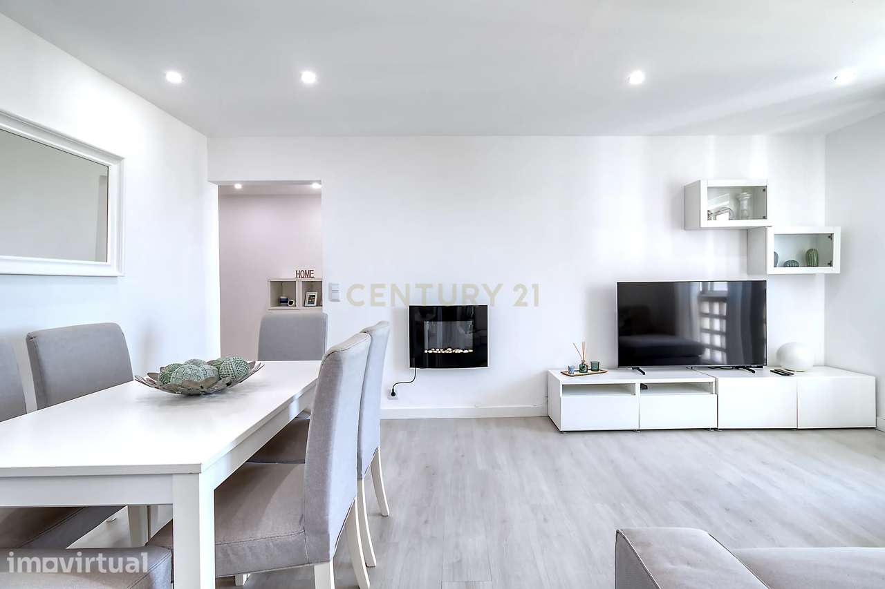 Apartamento T2 com 70 m² e Vista Desafogada em Santo António dos Caval - Grande imagem: 4/25