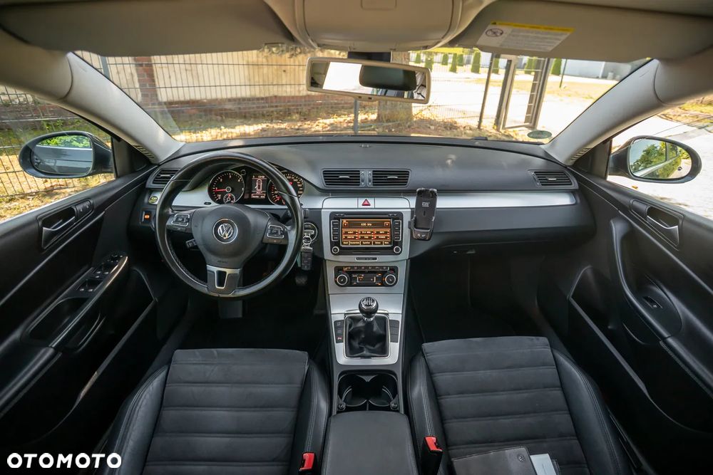 Volkswagen Passat 2.0 TDI Highline - 37