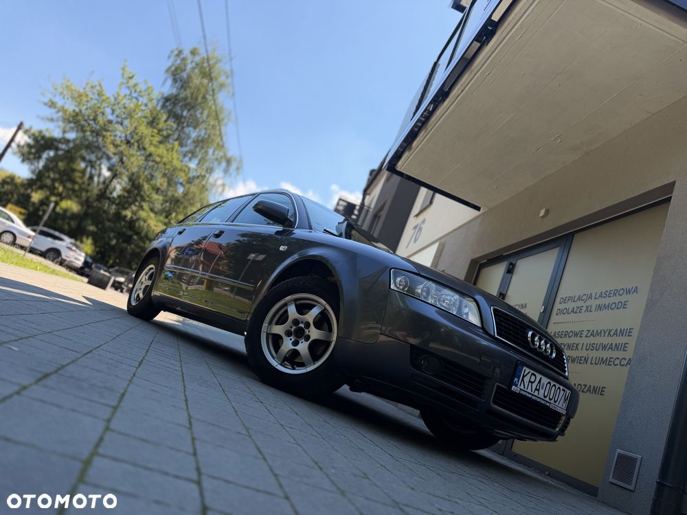 Audi A4 Avant - 1