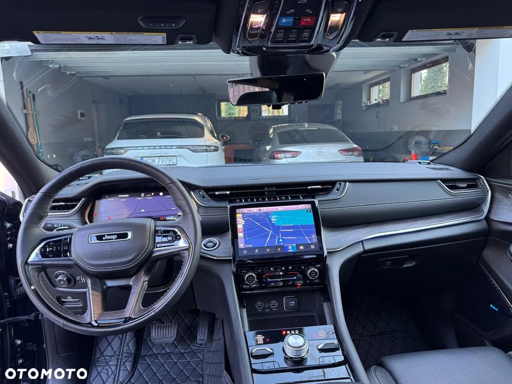 Jeep Grand Cherokee - 15