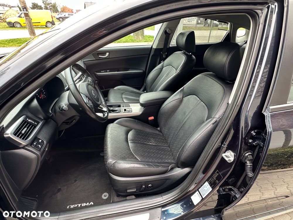 Kia Optima Sportagon 2.0 GDI Attract - 24
