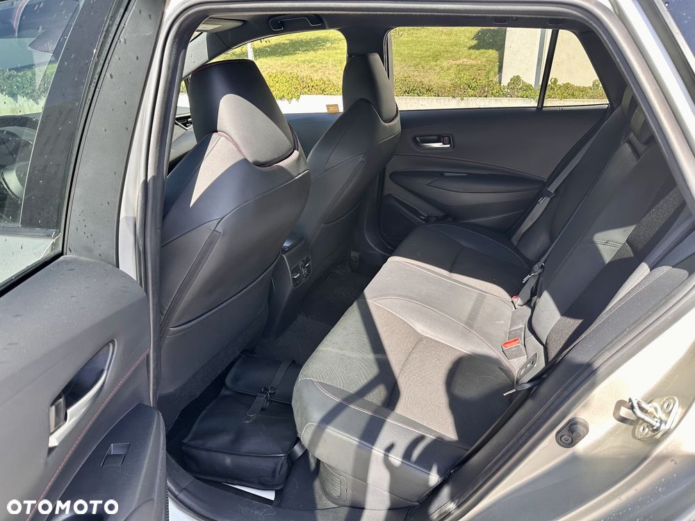 Toyota Corolla 2.0 Hybrid GR Sport Dynamic - 10