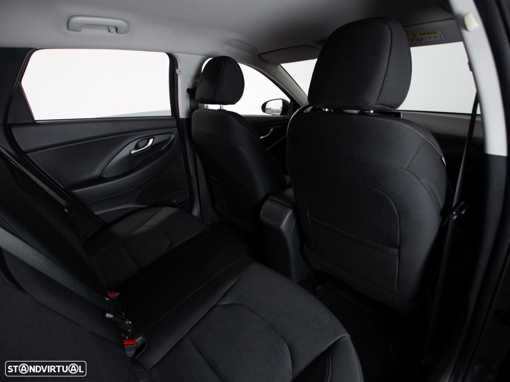 Hyundai i30 SW 1.6 CRDi Style - 11