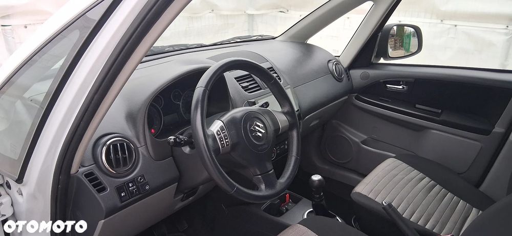 Suzuki SX4 1.6 VVT 4x4 Comfort - 10