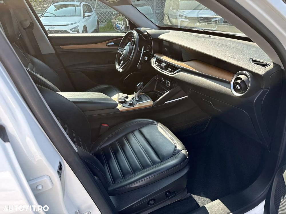 Alfa Romeo Stelvio 2.0 Turbo AWD AT8 Estrema - 13