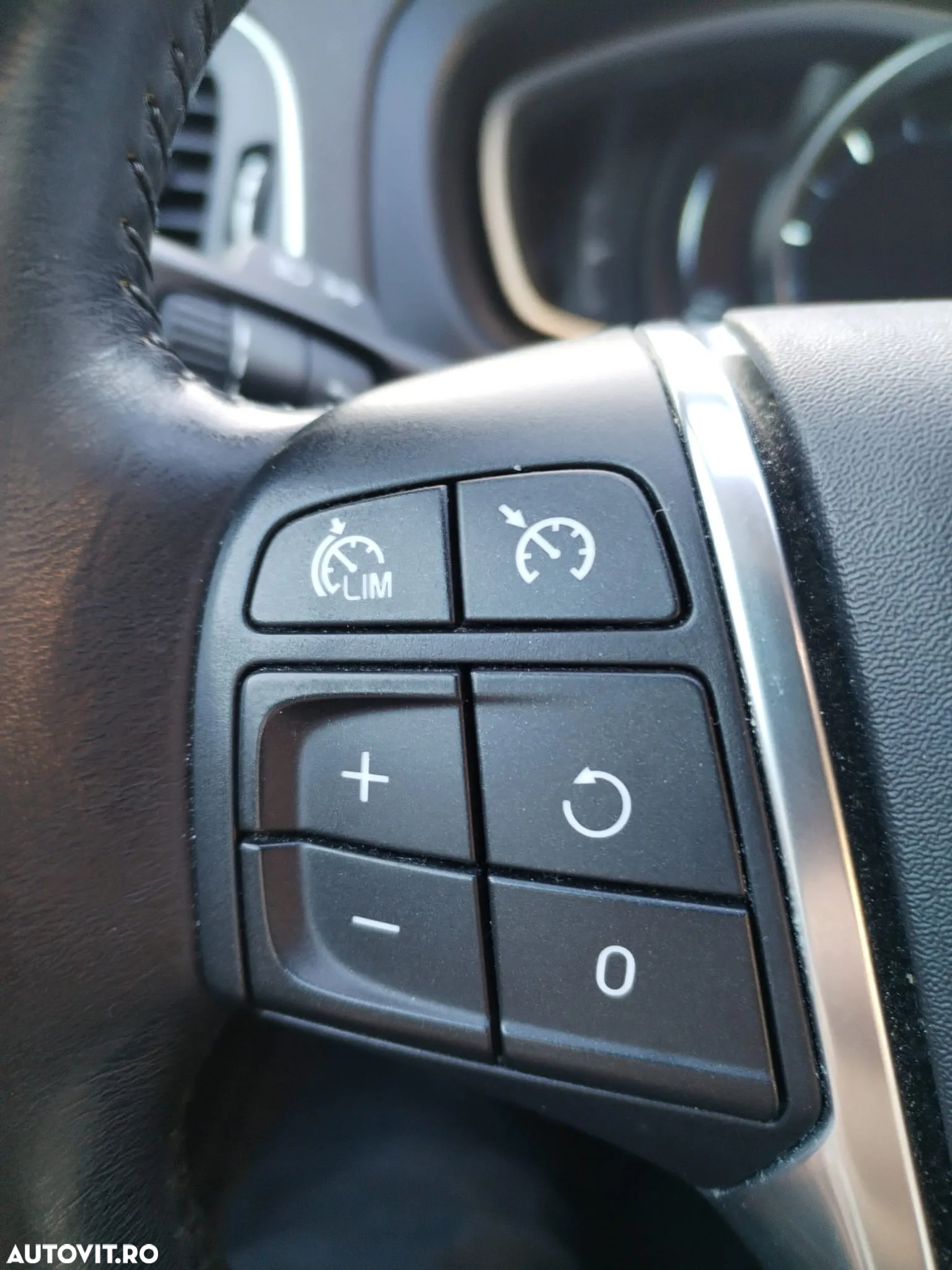 Volvo V40 D2 94g Kinetic - 6