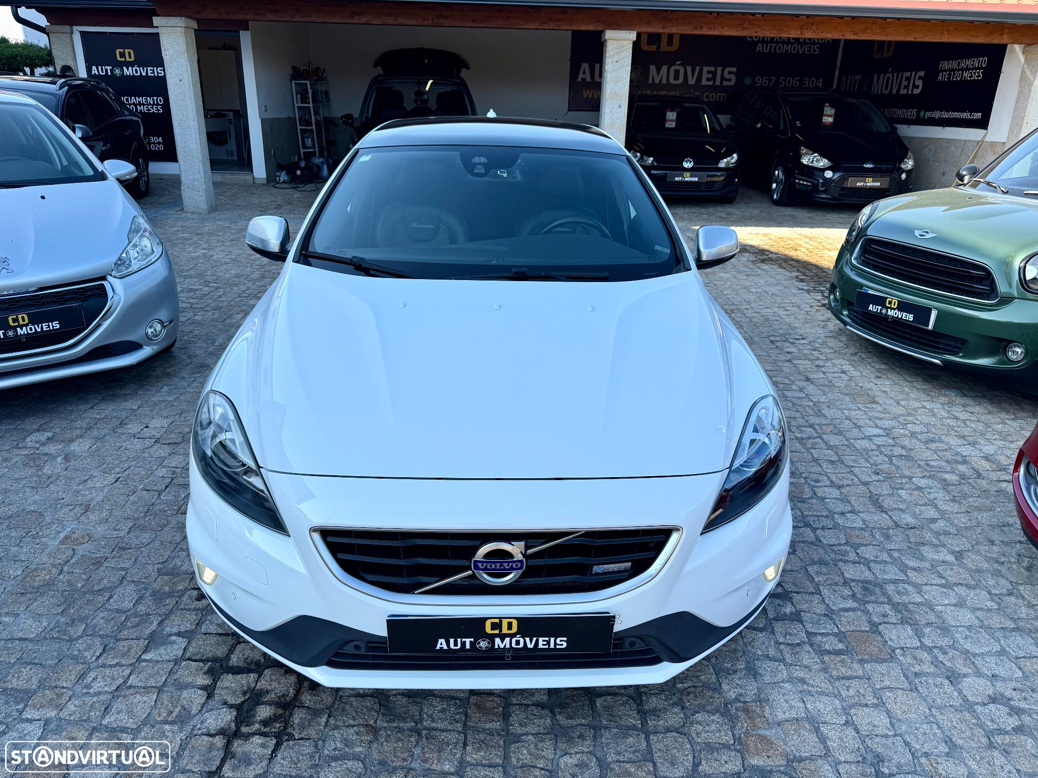 Volvo V40 1.6 D2 R-Design - 23