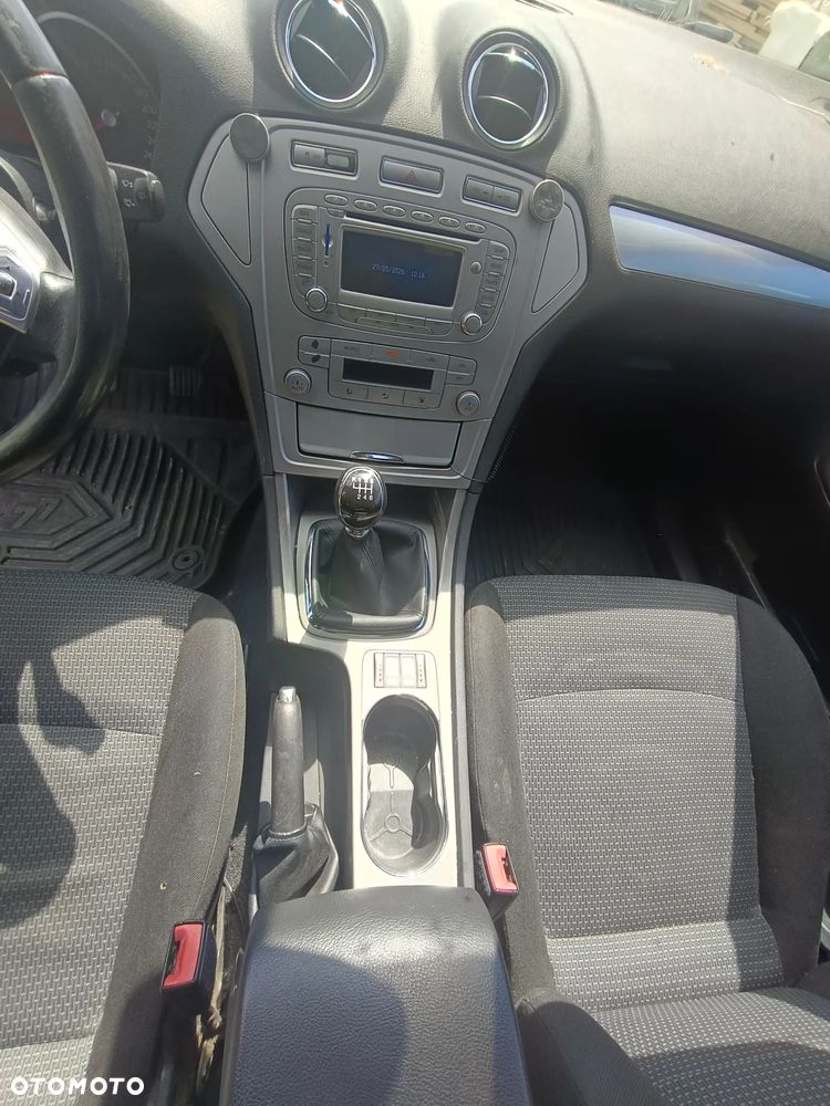 Ford Mondeo 2.0 TDCi Silver X - 13
