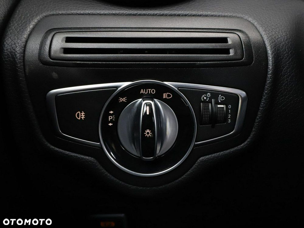 Mercedes-Benz Klasa C - 33