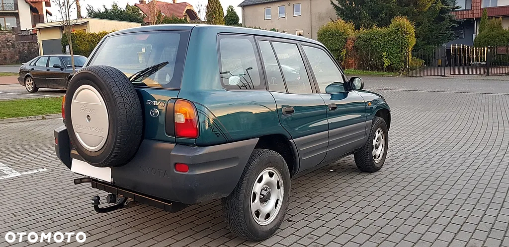 Toyota RAV4 2.0 - 5