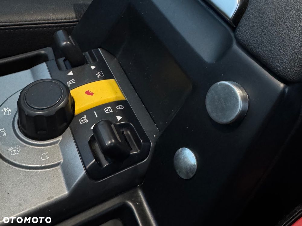 Land Rover Discovery III 2.7D V6 Limited - 16