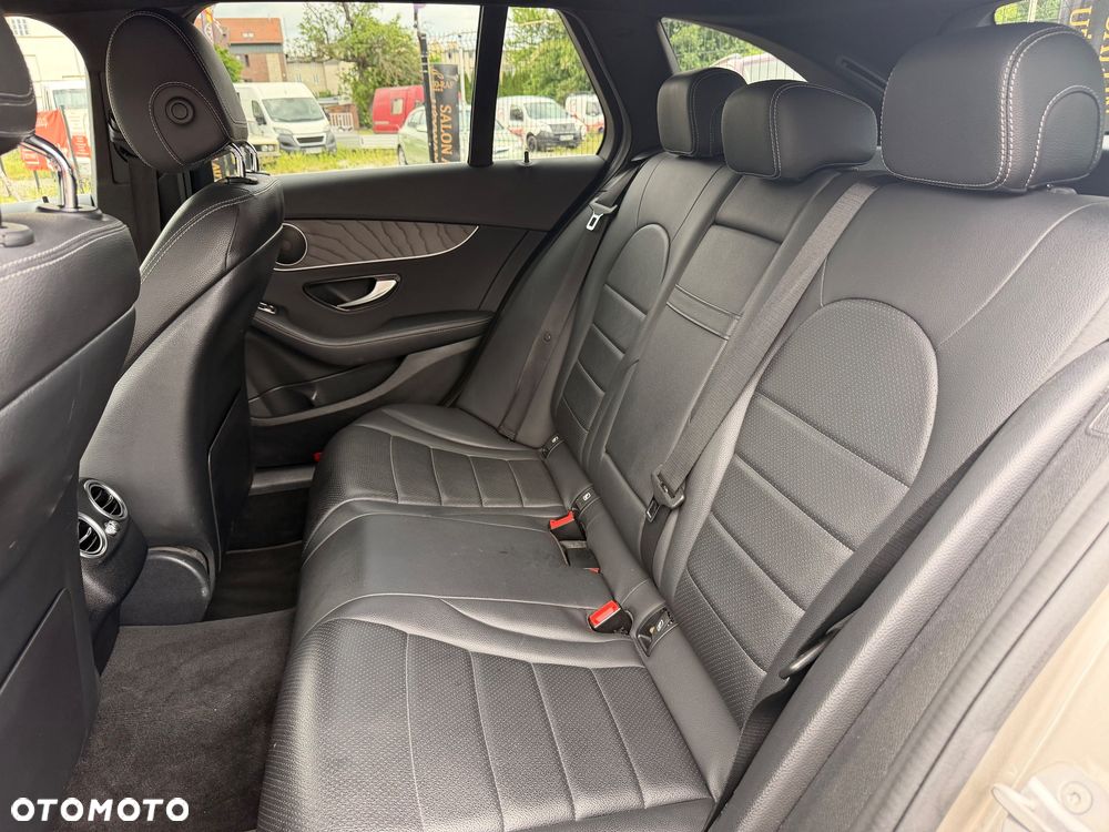 Mercedes-Benz Klasa C 220 d 4MATIC 9G-TRONIC - 31