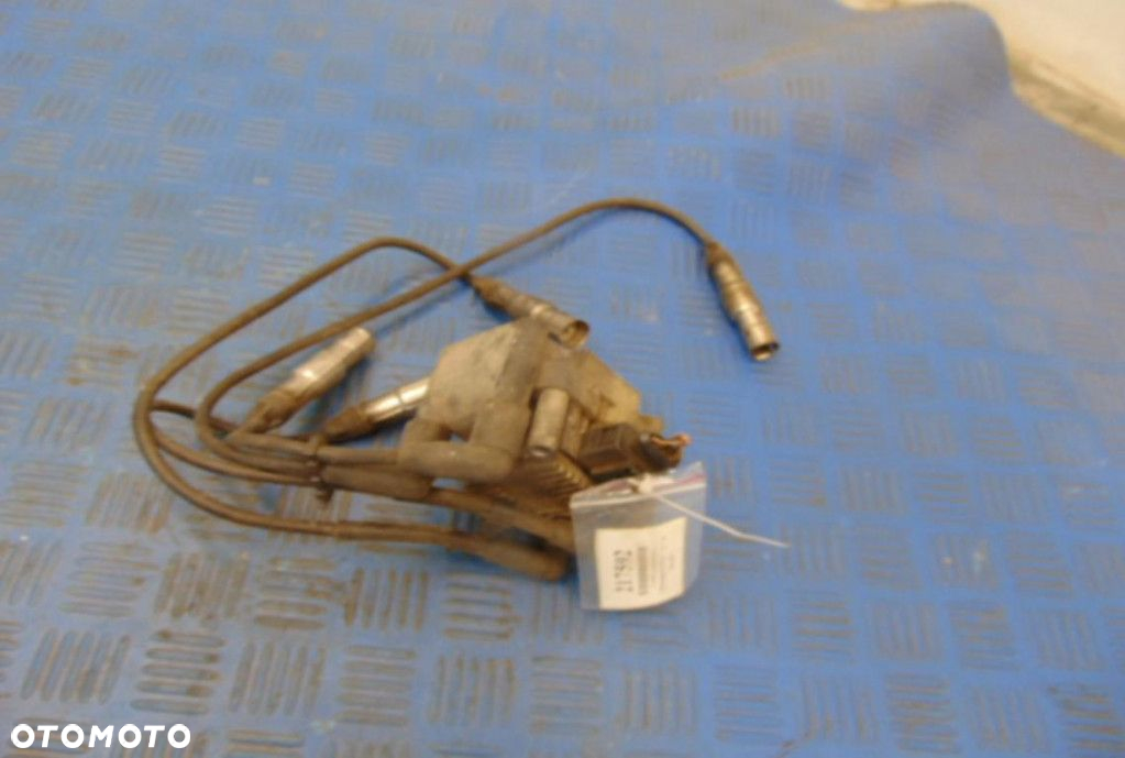 VOLKSWAGEN GOLF IV 1.6 8V CEWKA ZAPŁONOWA 032905106B - 2