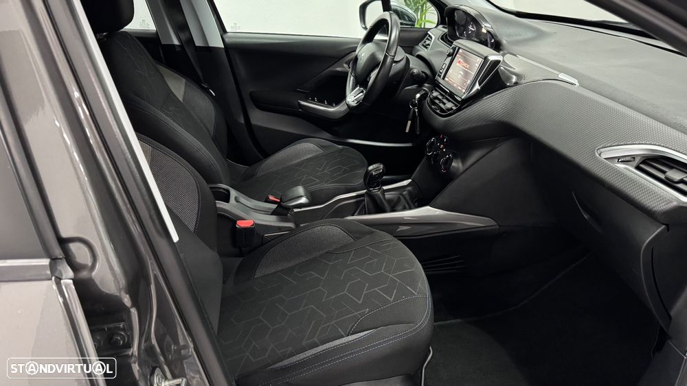 Peugeot 2008 1.2 PureTech Style - 27