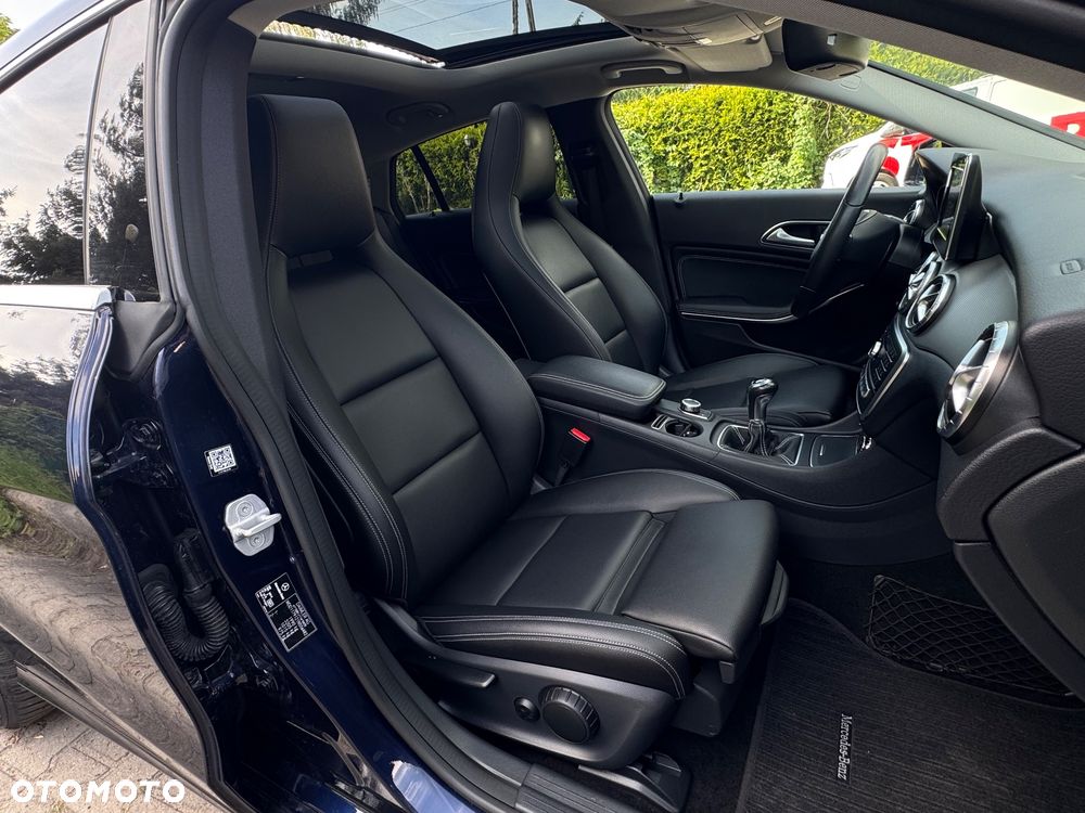 Mercedes-Benz CLA 180 d AMG Line - 8