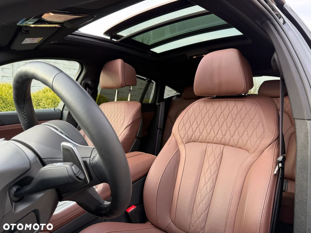 BMW X6 xDrive30d mHEV - 12