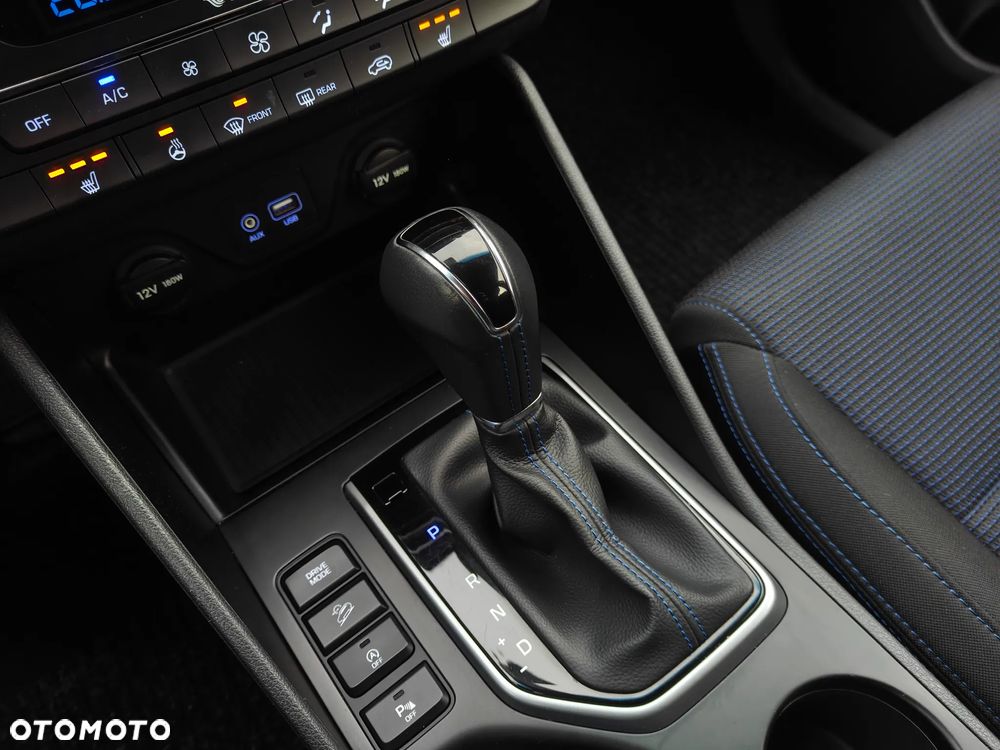 Hyundai Tucson blue 1.7 CRDi 2WD DCT Premium - 28