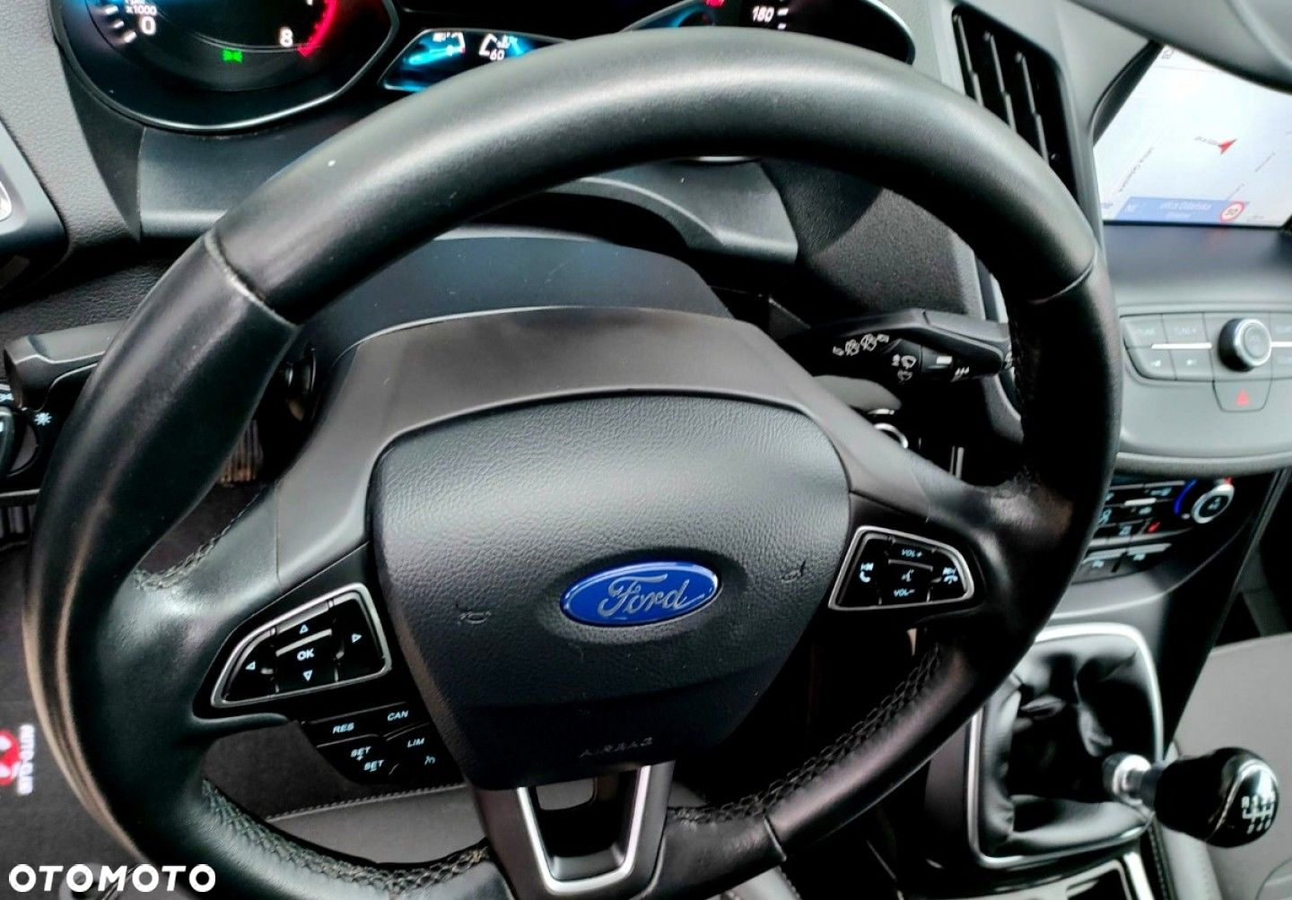 Ford Kuga - 12