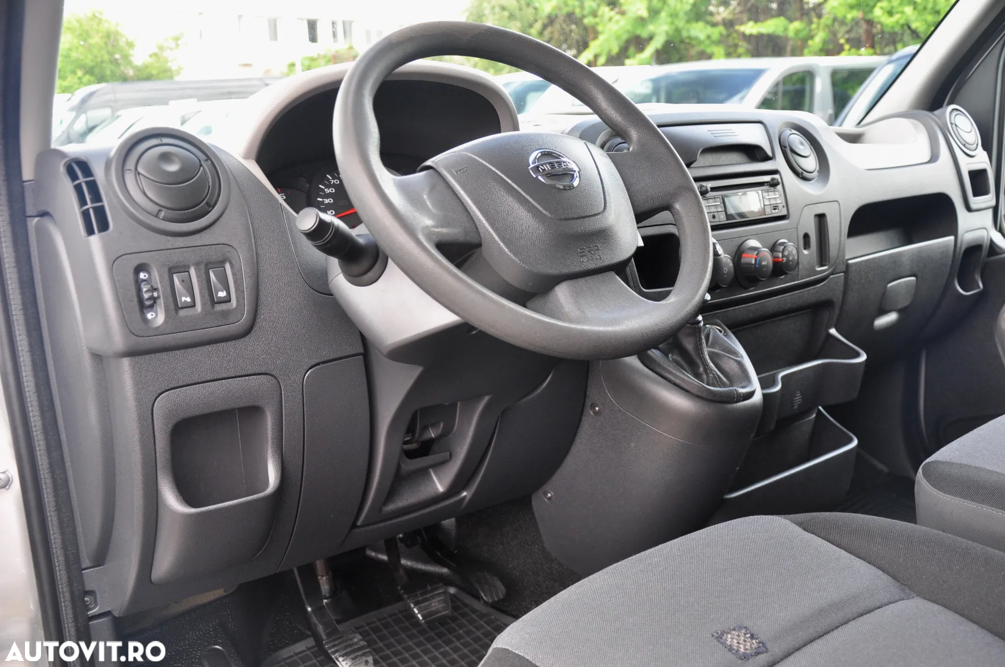 Nissan NV 400 L2H2 Van - 16